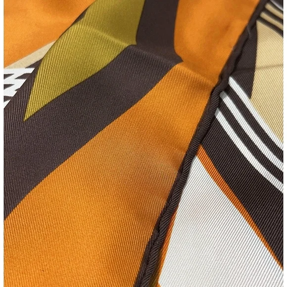 NWT BURBERRY 100% Silk Scarf Orange Retro Pattern - Picture 4 of 11